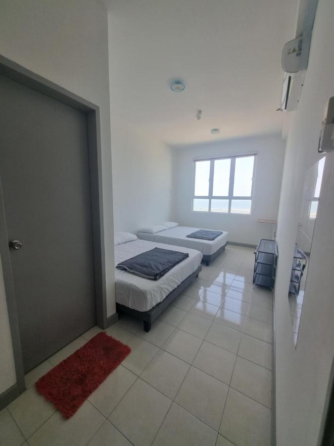 Seaside Haven Homestay Seaview Unit With Pool Opposite Ktcc & Mayang Mall - Pangsapuri Ladang Tanjung Kuala Terengganu Exteriör bild