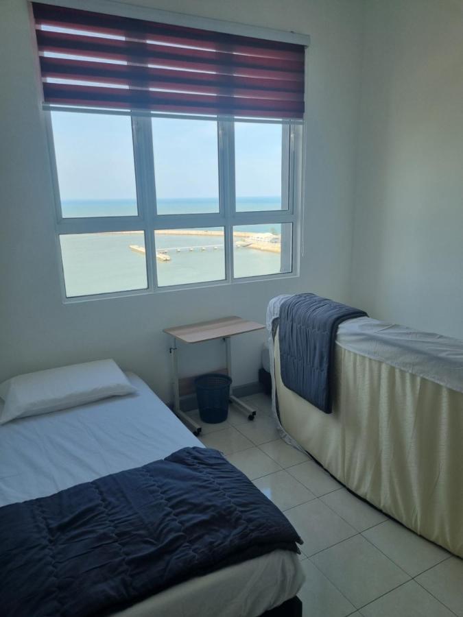Seaside Haven Homestay Seaview Unit With Pool Opposite Ktcc & Mayang Mall - Pangsapuri Ladang Tanjung Kuala Terengganu Exteriör bild