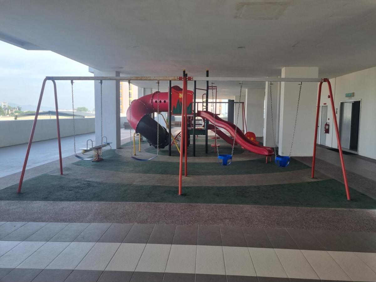Seaside Haven Homestay Seaview Unit With Pool Opposite Ktcc & Mayang Mall - Pangsapuri Ladang Tanjung Kuala Terengganu Exteriör bild