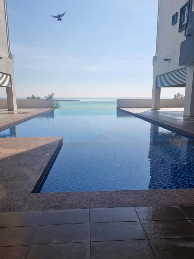 Seaside Haven Homestay Seaview Unit With Pool Opposite Ktcc & Mayang Mall - Pangsapuri Ladang Tanjung Kuala Terengganu Exteriör bild